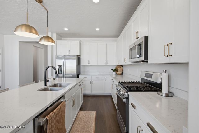 2088 S 2200 West, Woods Cross, UT 84087