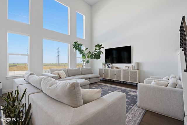 2088 S 2200 West, Woods Cross, UT 84087