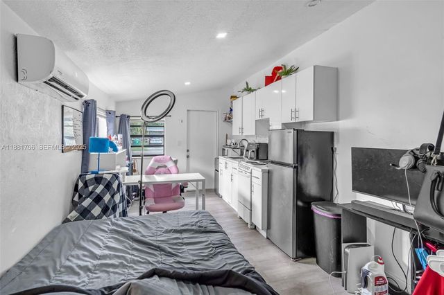 3380 NW 8th Place, Lauderhill, FL 33311