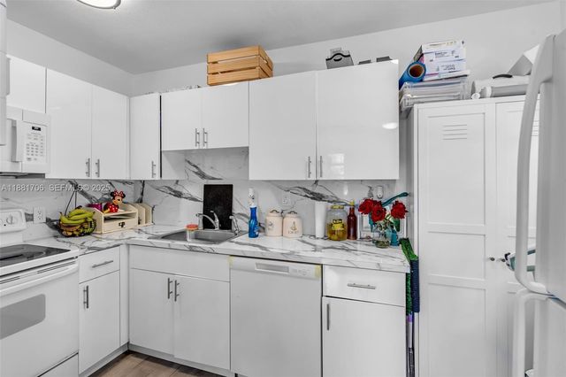 3380 NW 8th Place, Lauderhill, FL 33311
