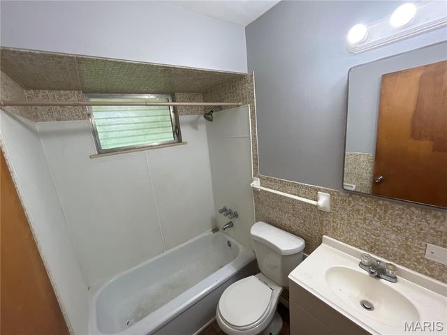 10726 Glen Garry Road, Unincorporated, MO 63137