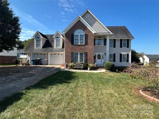 2587 Ironwood Drive, Hickory, NC 28602