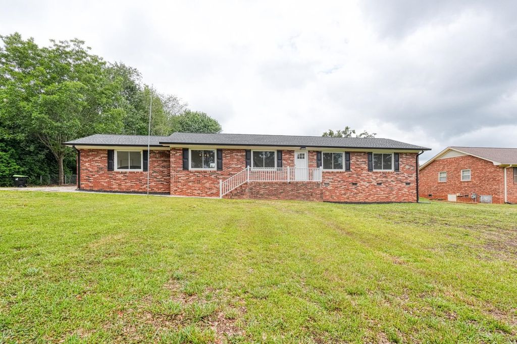 222 Northgate Circle, Boiling Springs, SC 29316