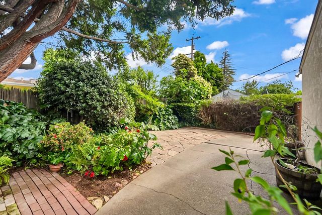 1149 W Benjamin Holt Dr, Stockton, CA 95207