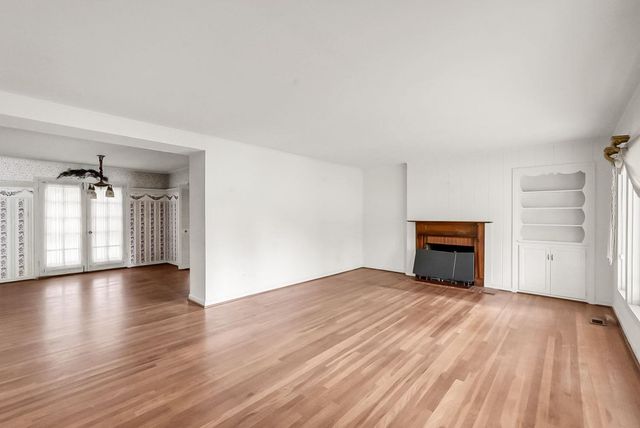 1149 W Benjamin Holt Dr, Stockton, CA 95207