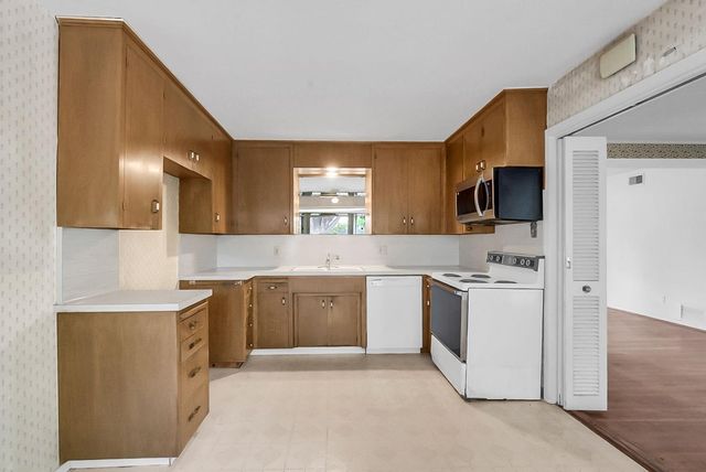 1149 W Benjamin Holt Dr, Stockton, CA 95207