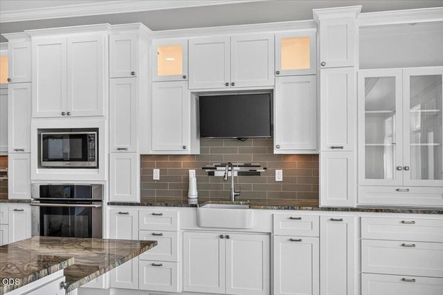 4200 Falcon Ridge Terrace, Medford, OR 97504
