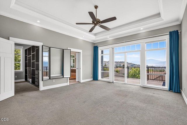 4200 Falcon Ridge Terrace, Medford, OR 97504