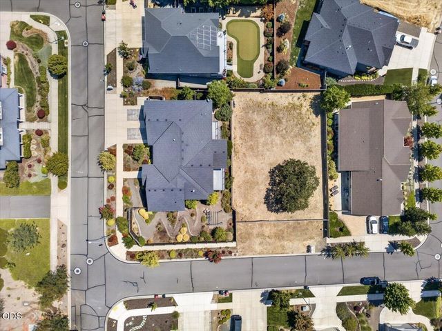 4200 Falcon Ridge Terrace, Medford, OR 97504