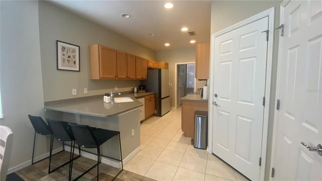 3880 82ND AVENUE CIRCLE E 101, Sarasota, FL 34243