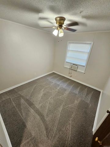 11 Hays Ct, North Little Rock, AR 72118