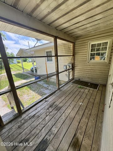 165 Shaw Road, Wallace, NC 28466