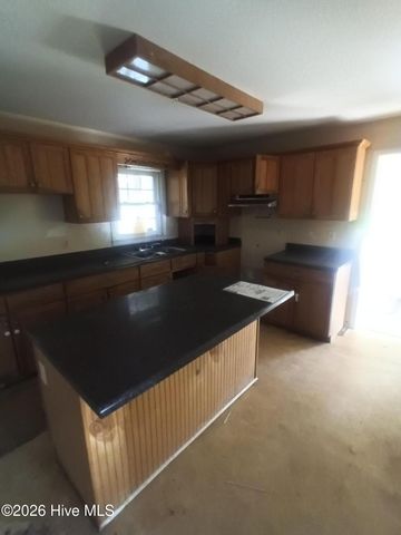 165 Shaw Road, Wallace, NC 28466