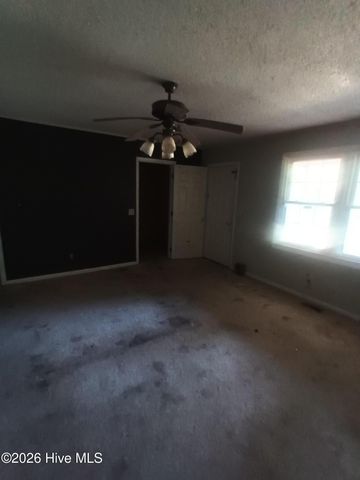 165 Shaw Road, Wallace, NC 28466