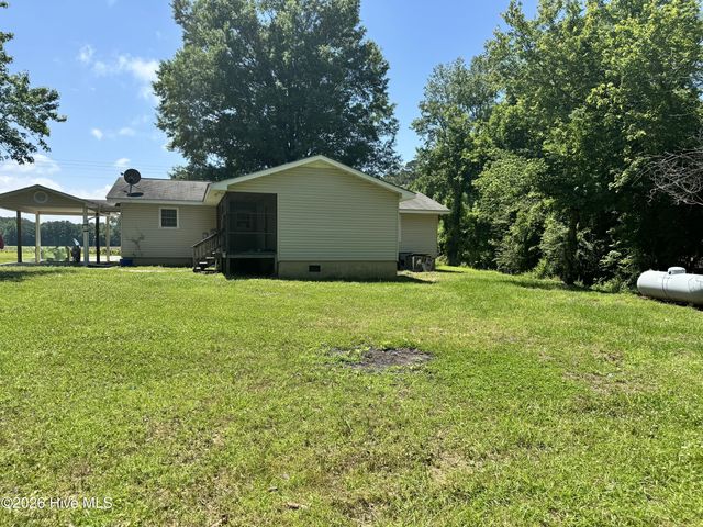 165 Shaw Road, Wallace, NC 28466