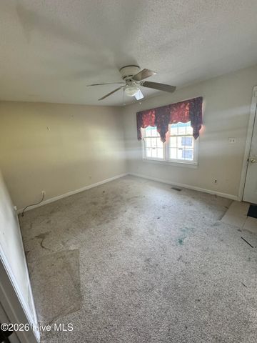 165 Shaw Road, Wallace, NC 28466