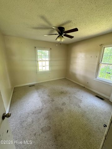 165 Shaw Road, Wallace, NC 28466