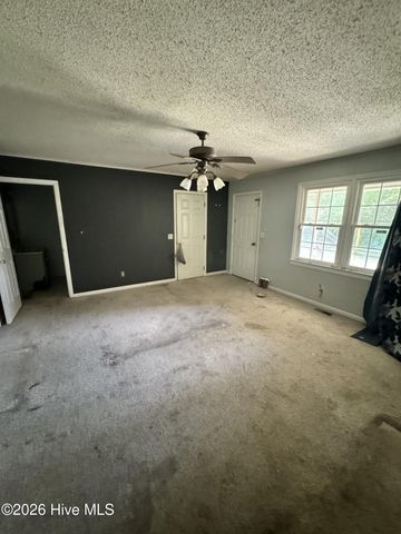 165 Shaw Road, Wallace, NC 28466