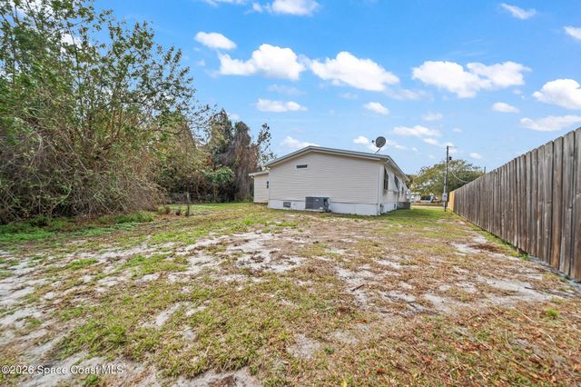 935 Falcon Drive, Micco, FL 32976