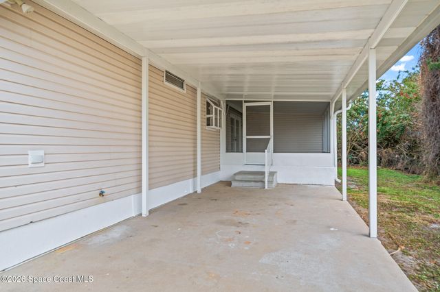 935 Falcon Drive, Micco, FL 32976