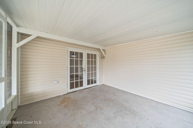 935 Falcon Drive, Micco, FL 32976