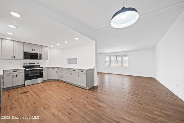 935 Falcon Drive, Micco, FL 32976