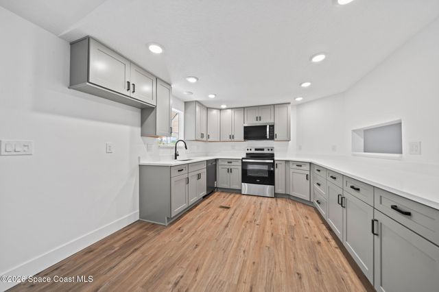 935 Falcon Drive, Micco, FL 32976