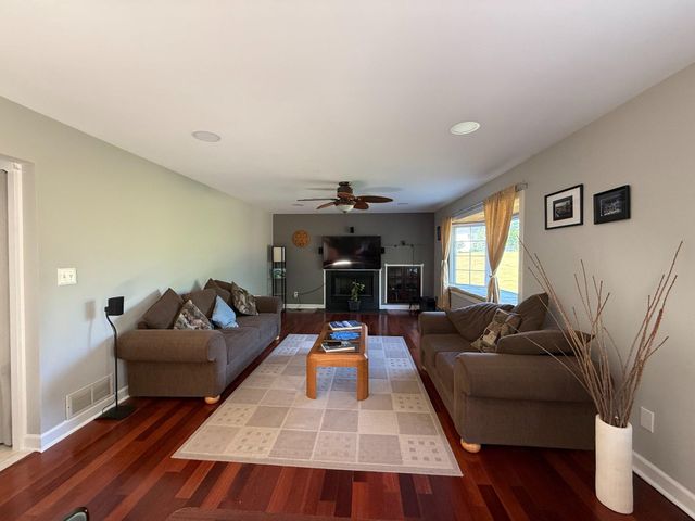 3 DANNYS, Princeton Junction, NJ 08550
