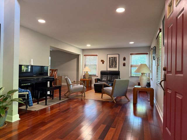 3 DANNYS, Princeton Junction, NJ 08550