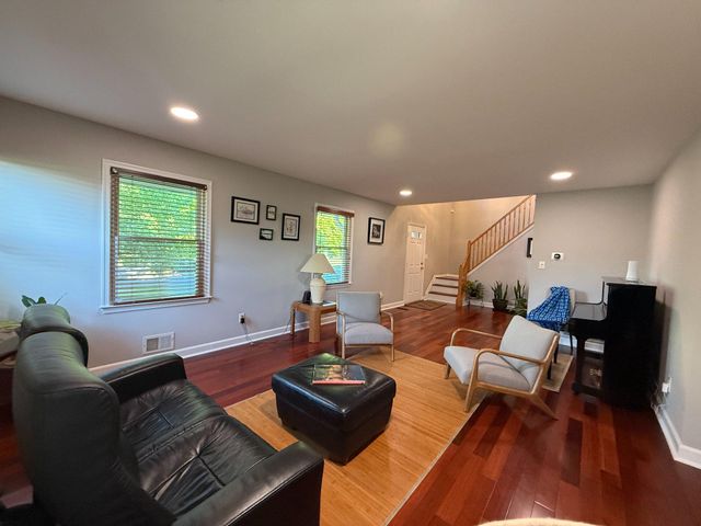 3 DANNYS, Princeton Junction, NJ 08550