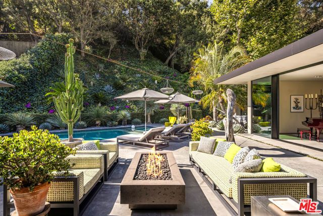 1087 Moraga Drive, Los Angeles, CA 90049