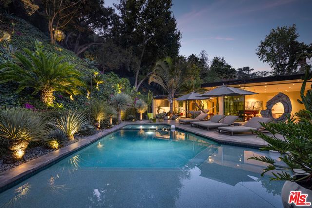1087 Moraga Drive, Los Angeles, CA 90049