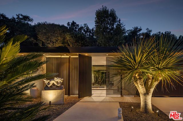 1087 Moraga Drive, Los Angeles, CA 90049