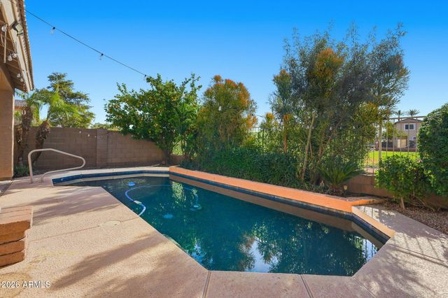 1561 E BLACK DIAMOND Drive, Gilbert, AZ 85296