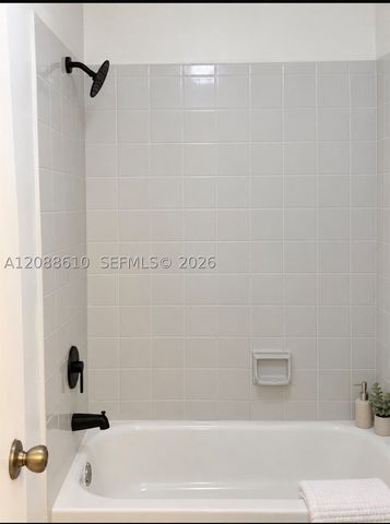 7384 Granada Way, Margate, FL 33063