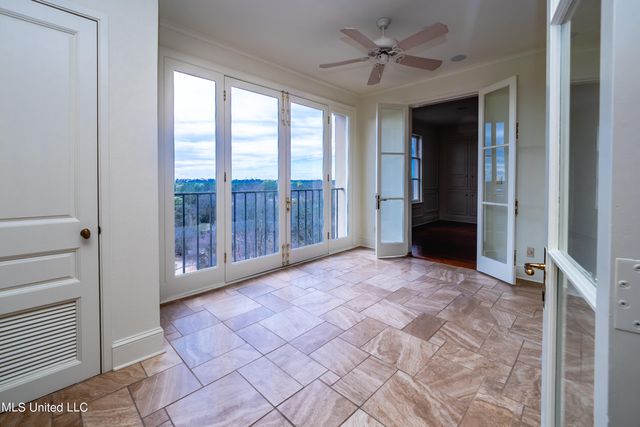 1200 Meadowbrook Road, 18, Jackson, MS 39206