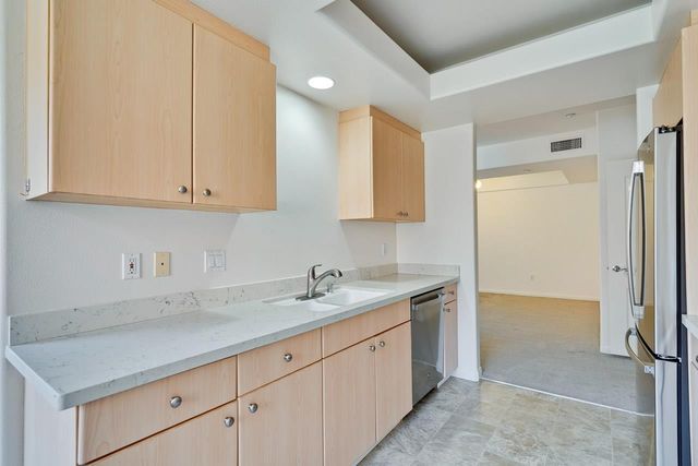 130 E San Fernando Street 407, San Jose, CA 95112