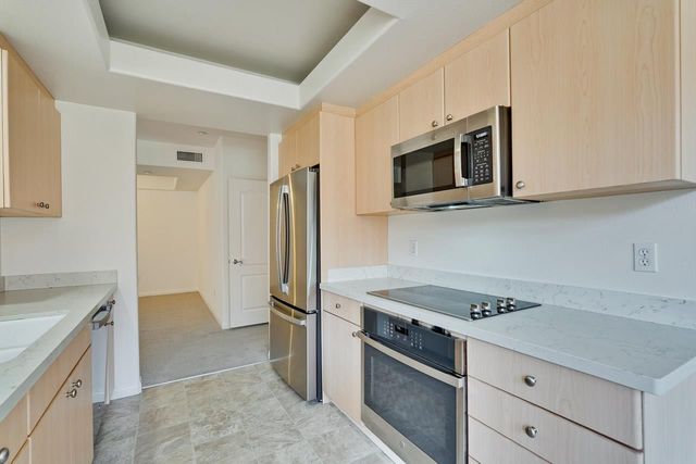 130 E San Fernando Street 407, San Jose, CA 95112