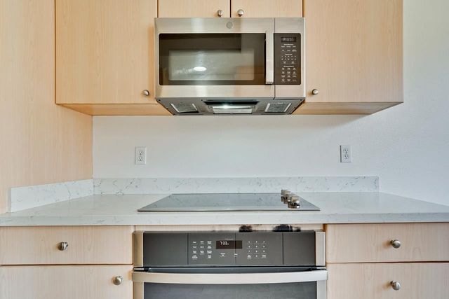 130 E San Fernando Street 407, San Jose, CA 95112