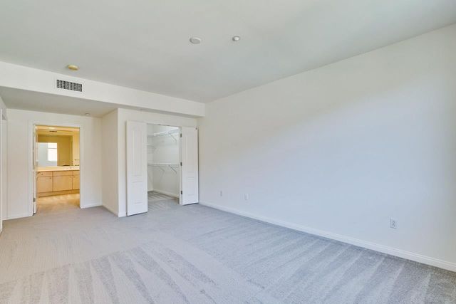 130 E San Fernando Street 407, San Jose, CA 95112