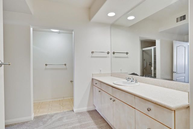 130 E San Fernando Street 407, San Jose, CA 95112