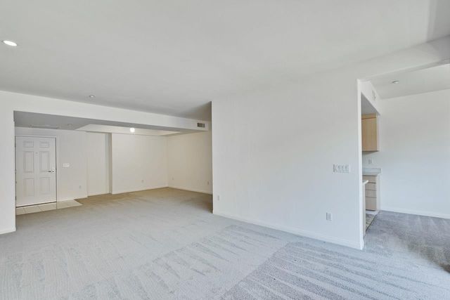 130 E San Fernando Street 407, San Jose, CA 95112