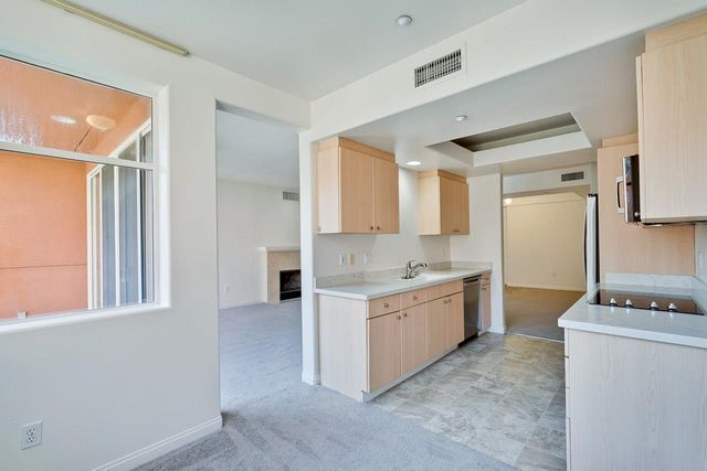 130 E San Fernando Street 407, San Jose, CA 95112