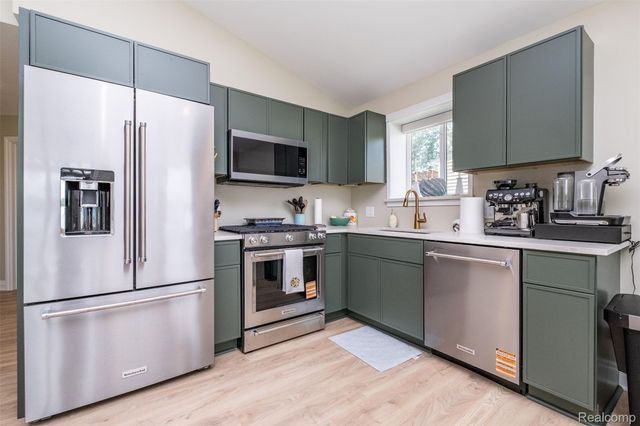 2100 N Channel Drive, Clay Township, MI 48028