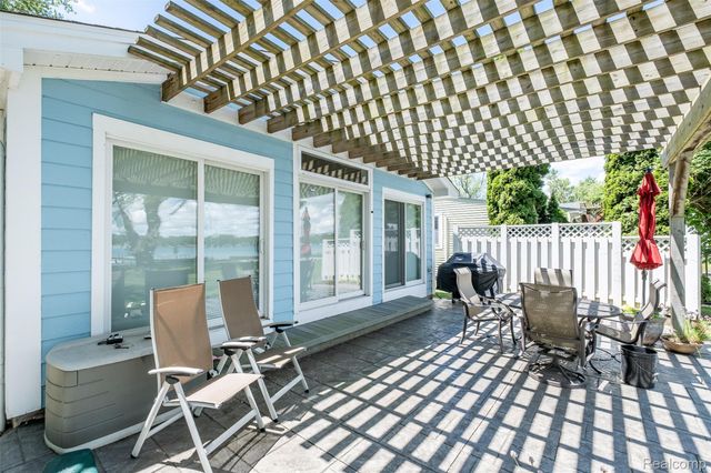 2100 N Channel Drive, Clay Township, MI 48028