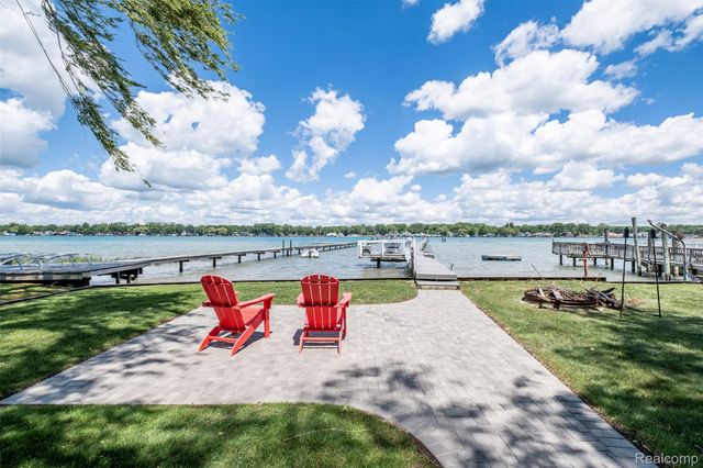 2100 N Channel Drive, Clay Township, MI 48028