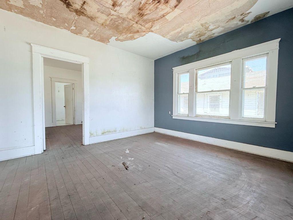 Image 3 of property listing at 2525 C Street, Selma, CA 93662
