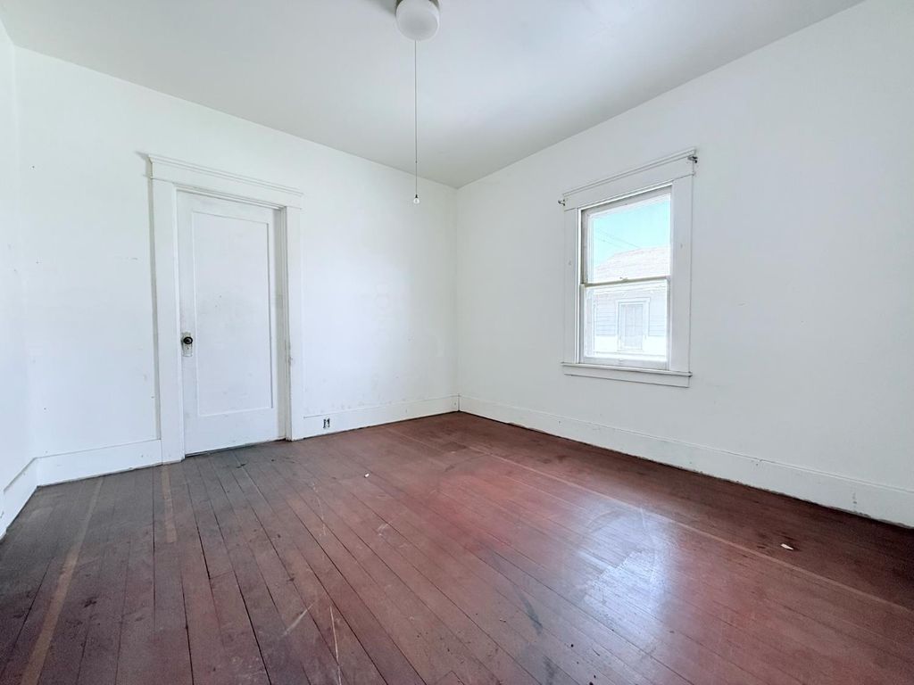 Image 6 of property listing at 2525 C Street, Selma, CA 93662
