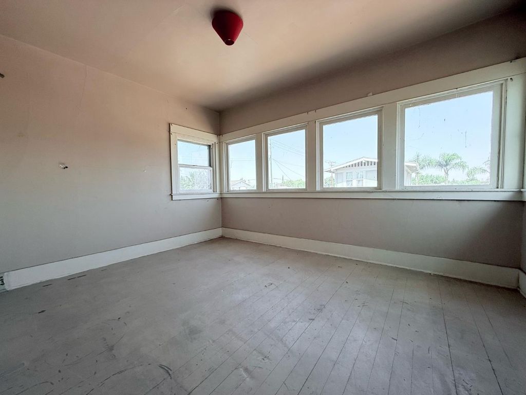 Image 7 of property listing at 2525 C Street, Selma, CA 93662
