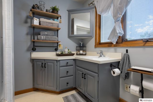 1641 W B Street, Lincoln, NE 68522